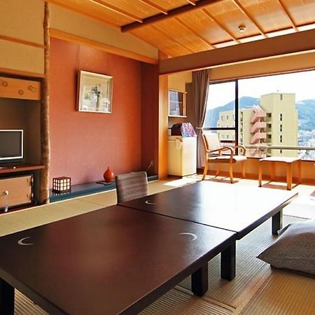 Atami Juraku Hotel Экстерьер фото