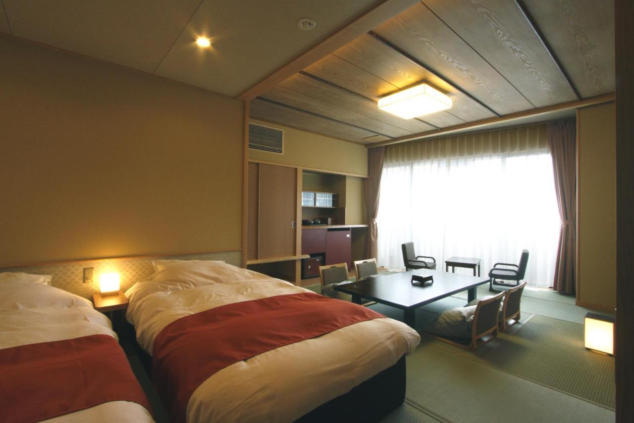 Atami Juraku Hotel Экстерьер фото